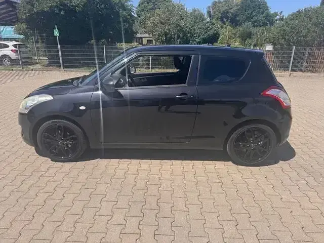 Gebraucht Suzuki Swift Comfort 94 PS (69 kW) 2011 Schwarz Kleinwagen