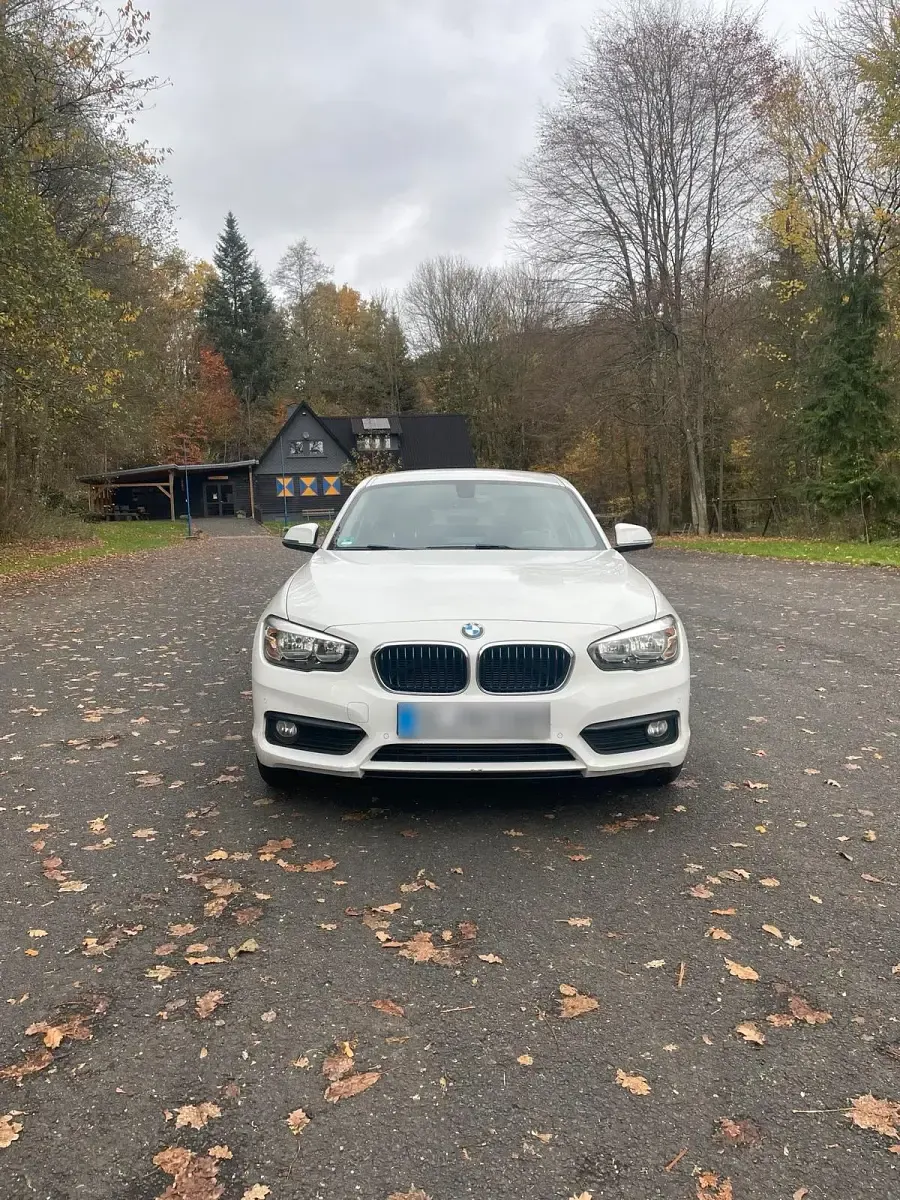 Gebraucht BMW 116 116 PS (85 kW) 2016 Weiß Kleinwagen