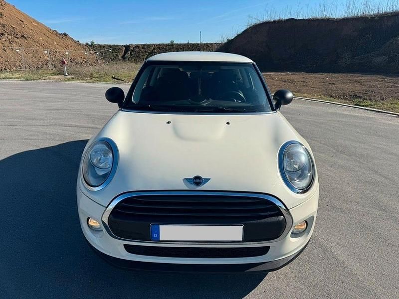 Usata Mini ONE 102 CV (75 kW) 2016 Beige Utilitaria