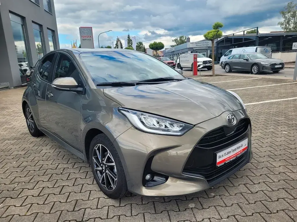 Gebraucht Toyota Yaris Style 125 PS (91 kW) 2023 Braun metallic Kleinwagen