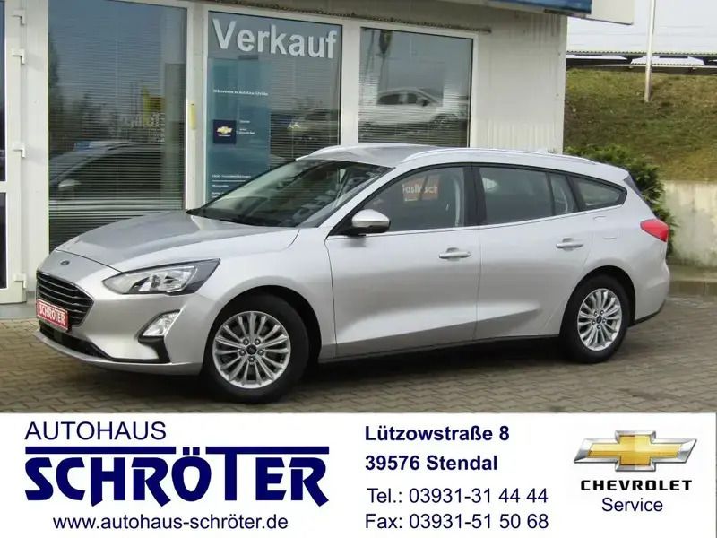 Moondust silver (metallic) Gebraucht 2020 Ford Focus Titanium Limousine | 15.980 € (Etwas zu teuer) - Bild 1/4