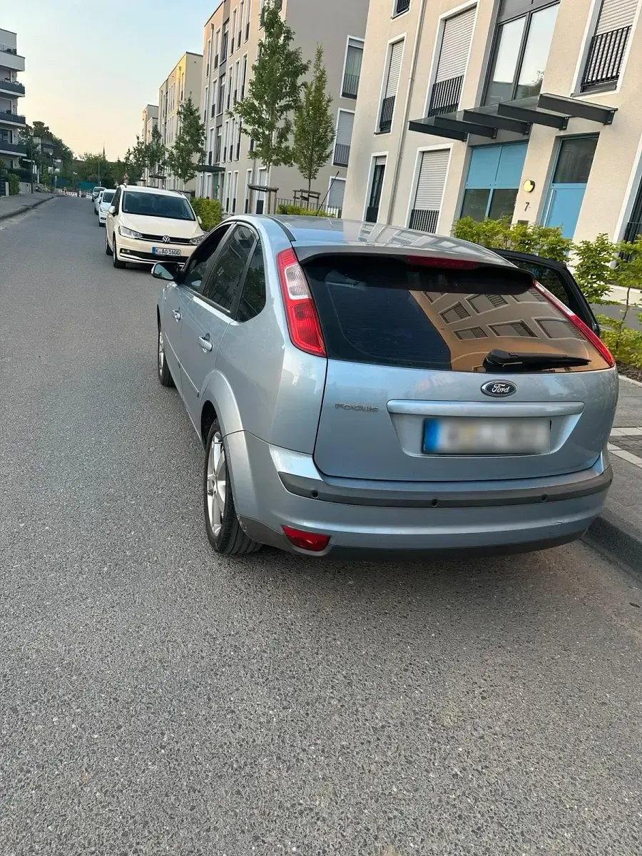 Gebraucht Ford Focus 140 PS (102 kW) 2006 Blau Limousine