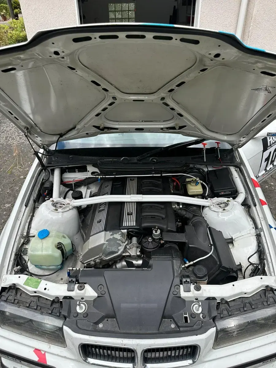 Gebraucht BMW 325 Basis 192 PS (141 kW) 1995 Weiß Limousine