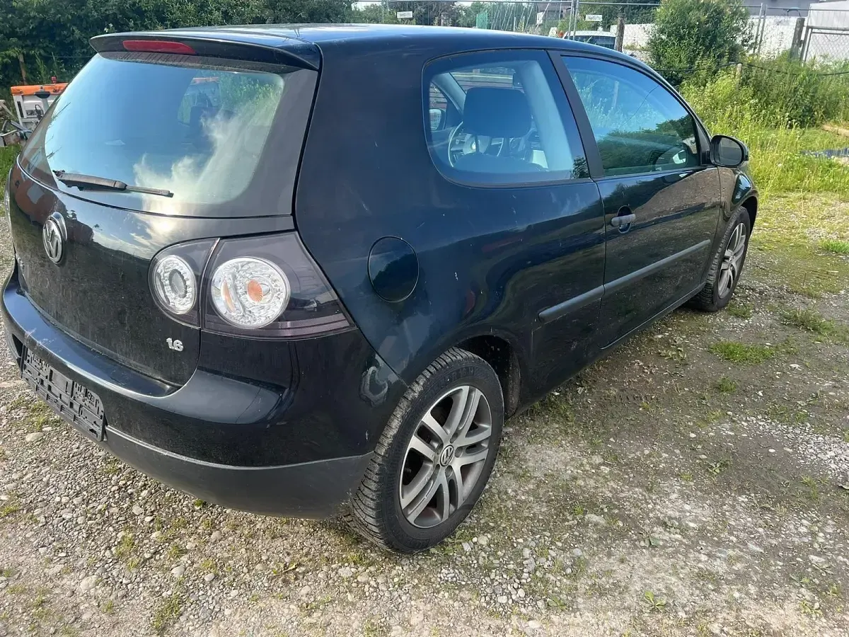 Używany VW Golf IV 102 KM (75 kW) 2004 Czarny Sedan/Limuzyna