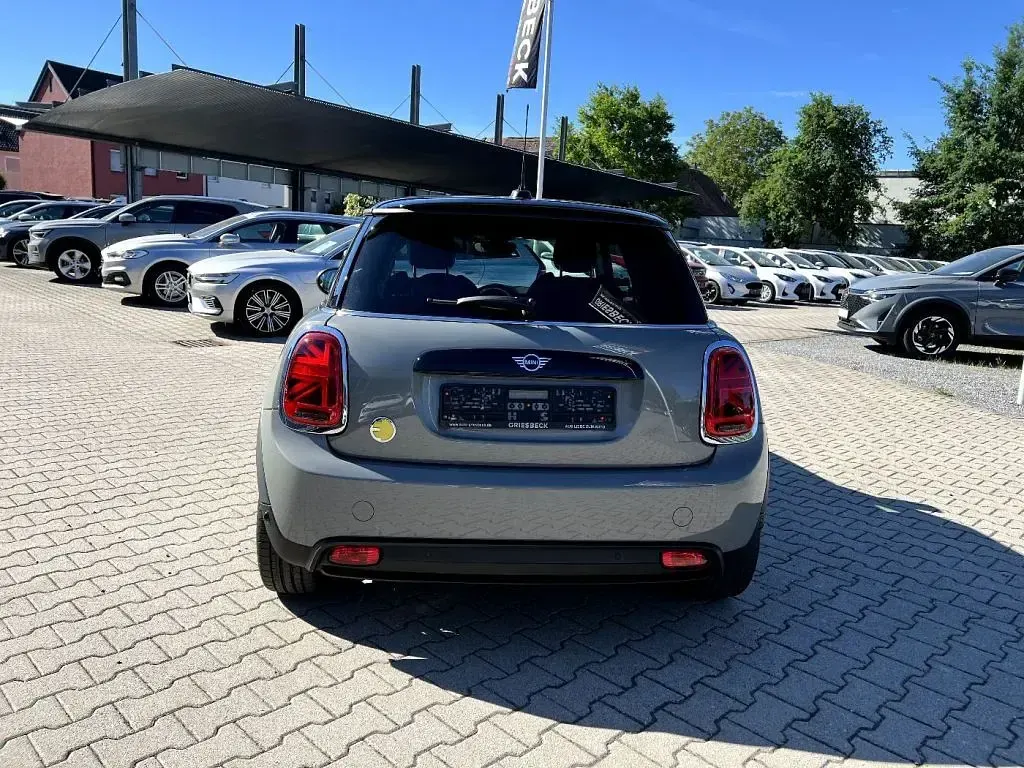 Gebraucht Mini Cooper 135 kW (184 PS) 2022 Moonwalk grey grau (metallic) Kleinwagen