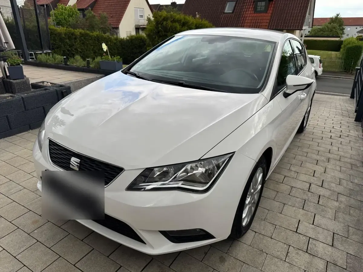 Gebraucht Seat Leon Style 105 PS (77 kW) 2013 Weiß Limousine
