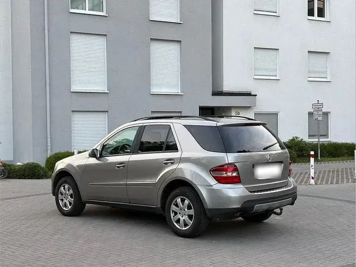 Gebraucht Mercedes ML350 272 PS (200 kW) 2006 Beige SUV