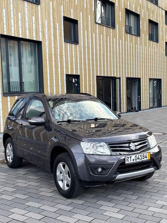 Grau Gebraucht 2014 Suzuki Grand Vitara Comfort SUV | 6.300 € (Guter Preis) - Bild 1/4