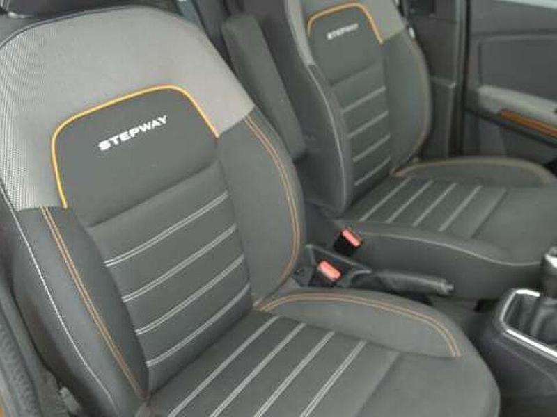 Gebraucht Dacia Sandero Comfort 91 PS (66 kW) 2021 Taklamakanorangemetallic Limousine