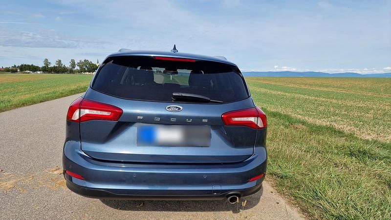 Second-hand Ford Focus 125 CP (91 kW) 2020 Albastru Break