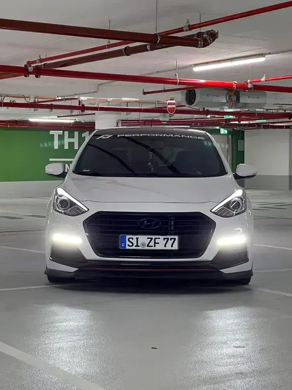 Gebraucht Hyundai i30 Turbo 186 PS (136 kW) 2016 Weiß Limousine