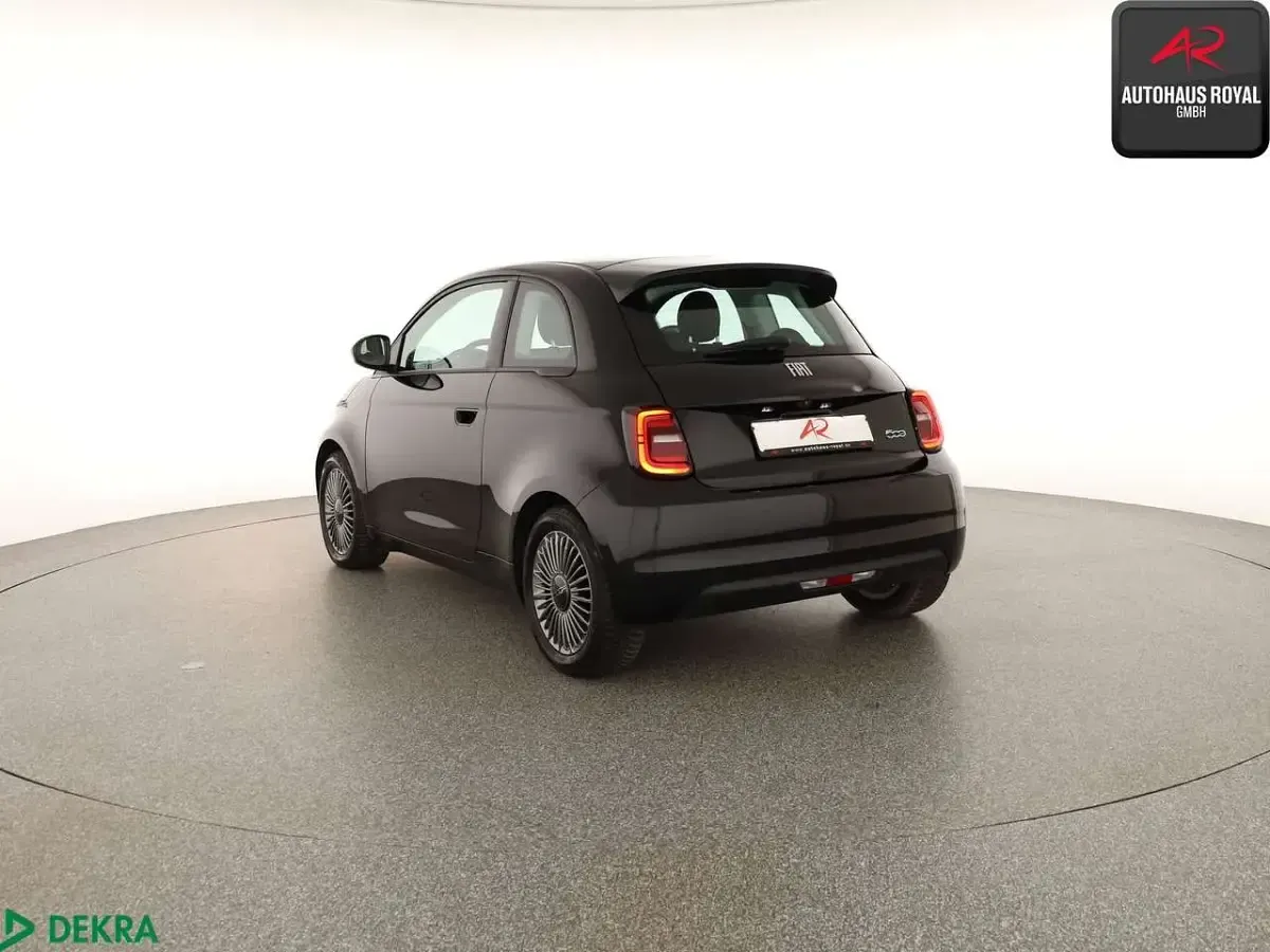 Gebraucht Fiat 500e Icon 86 kW (118 PS) 2022 Colore esterno (onyx schwarz) Kleinwagen