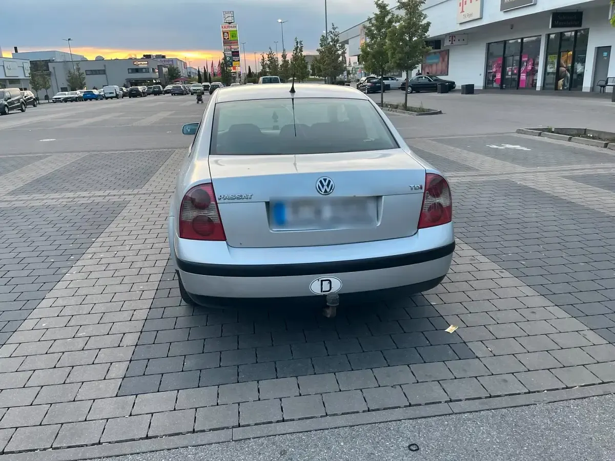 Usata VW Passat 131 CV (96 kW) 2003 Argento Berlina