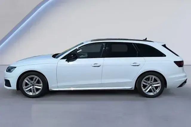 Gebraucht Audi A4 Advanced 163 PS (119 kW) 2022 Gletschwerweiß metallic Kombi