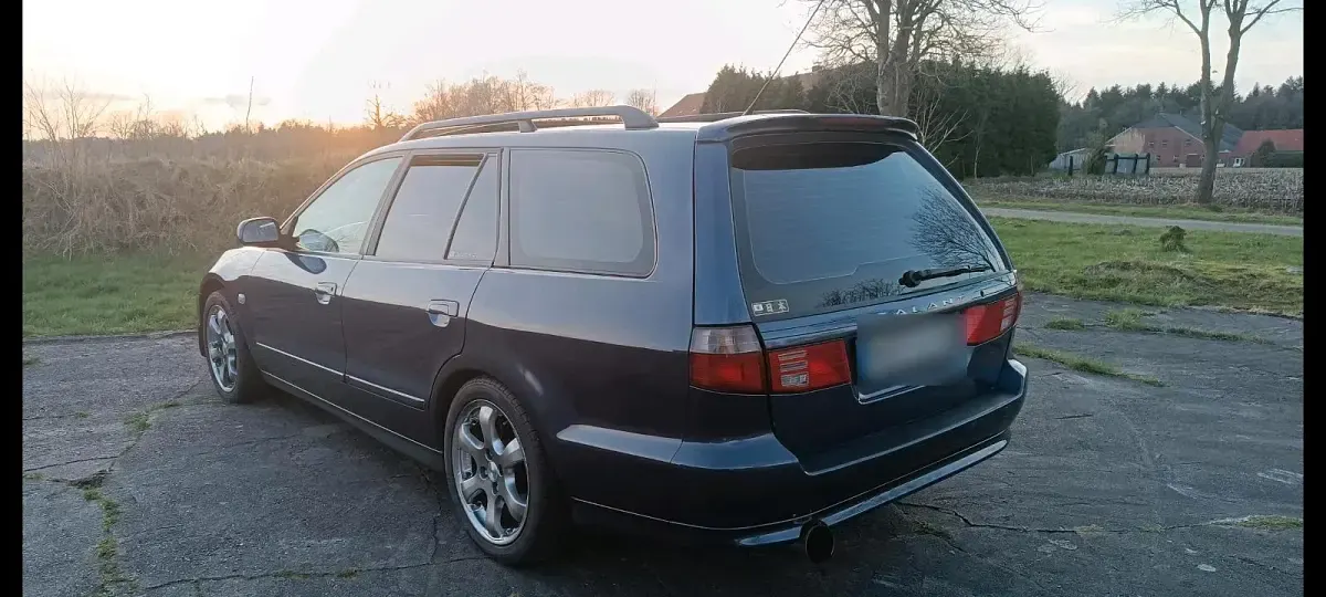 Gebraucht Mitsubishi Galant 163 PS (119 kW) 1998 Blau Kombi