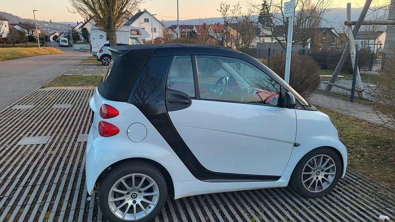 Gebraucht Smart ForTwo Cabrio Passion 71 PS (52 kW) 2012 Weiß Cabrio