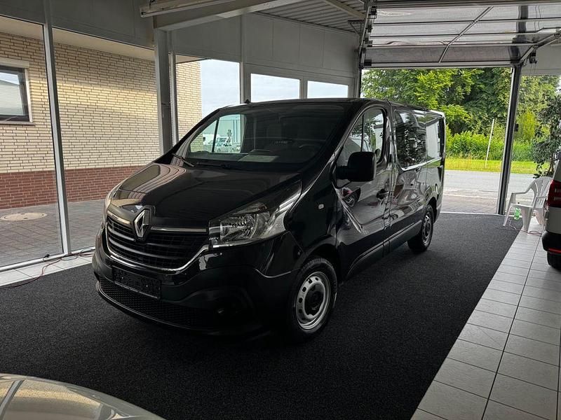 Schwarz Gebraucht 2021 Renault Trafic Van | 22.500 € (Fairer Preis) - Bild 1/4