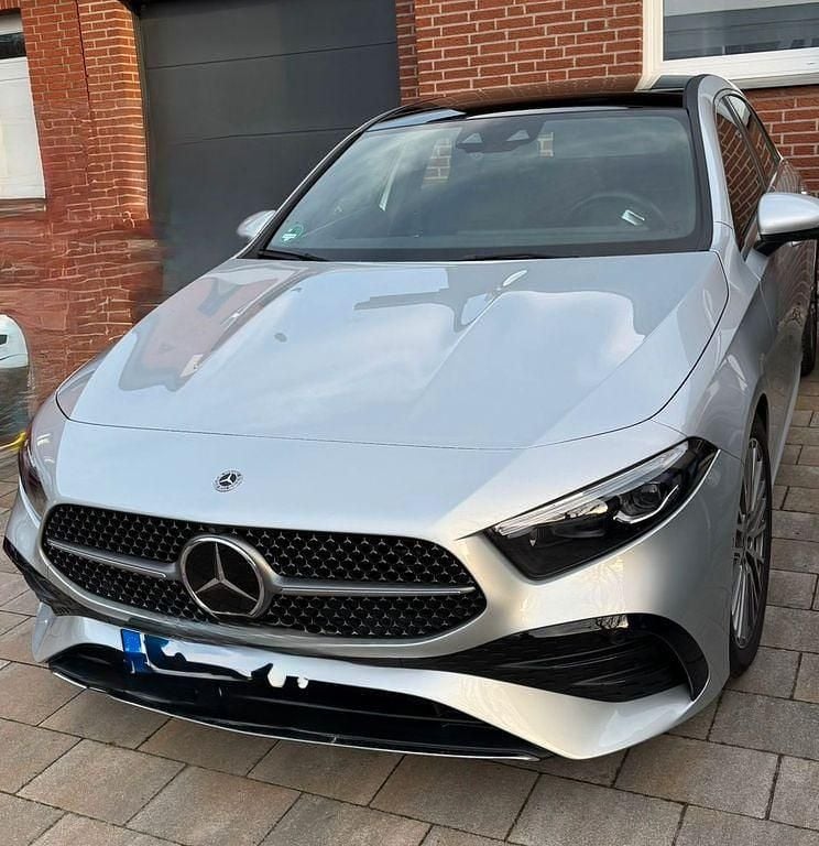 Gebraucht Mercedes A250 Advanced Plus 224 PS (164 kW) 2023 Silber Limousine