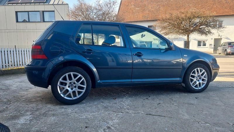 Gebraucht VW Golf IV Basis 105 PS (77 kW) 2001 Schwarz Limousine