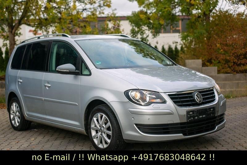 Silber Gebraucht 2010 VW Touran Van / Kleinbus | 1.900 € (Superpreis) - Bild 1/4