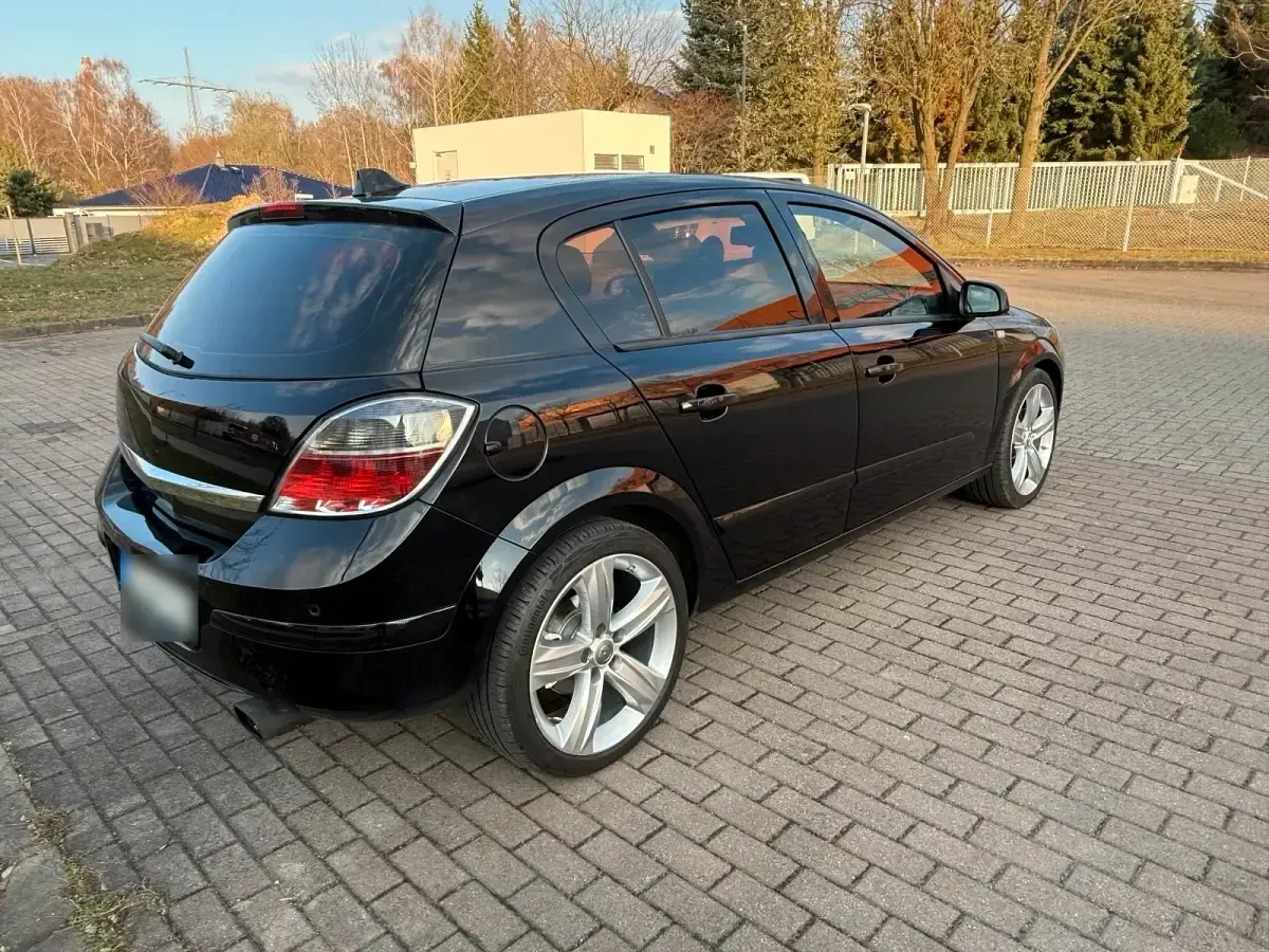 Gebraucht Opel Astra 200 PS (147 kW) 2009 Schwarz Kleinwagen
