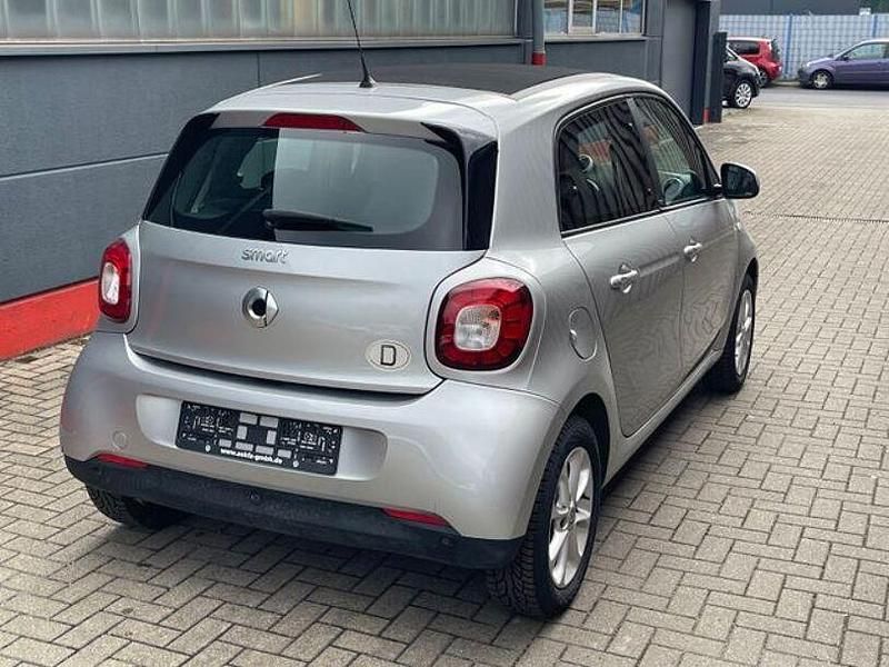 Gebraucht Smart ForFour Passion 71 PS (52 kW) 2015 Silber Kleinwagen