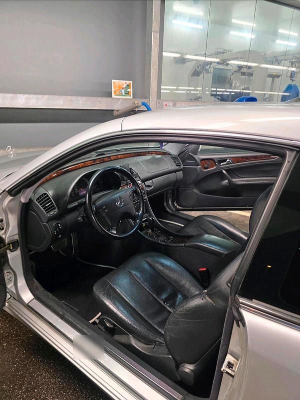 Gebraucht Mercedes CLK230 197 PS (144 kW) 2003 Silber Coupé
