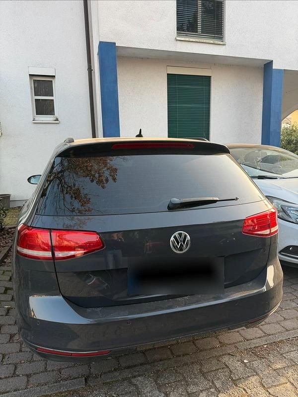 Gebraucht VW Passat Comfortline 150 PS (110 kW) 2015 Grau Kombi