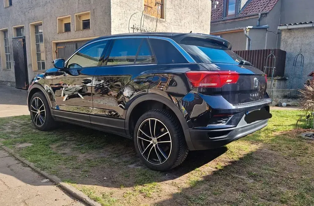 Second-hand VW T-Roc Style 116 CP (85 kW) 2018 Negru SUV