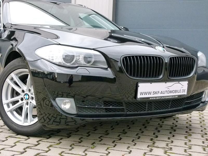 Gebraucht BMW 520 Performance 250 PS (183 kW) 2011 Schwarz Kombi