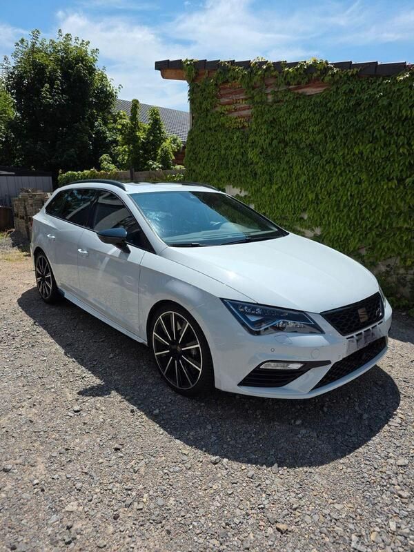 Weiß Gebraucht 2020 Cupra Leon Kombi | 22.999 € (Guter Preis) - Bild 1/4