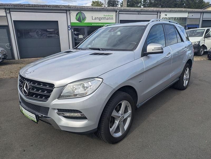 Silber Gebraucht 2011 Mercedes ML250 SUV | 17.490 € (Fairer Preis) - Bild 1/4