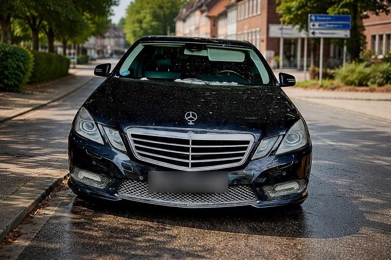 Gebraucht Mercedes E300 AMG 231 PS (169 kW) 2013 Schwarz Limousine