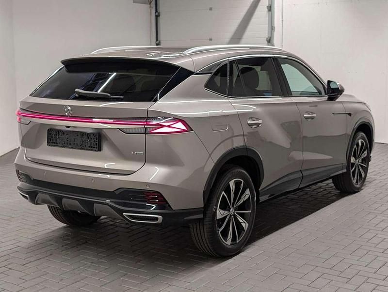 Neu MG HS Luxury 170 PS (125 kW) 2026 Silber SUV