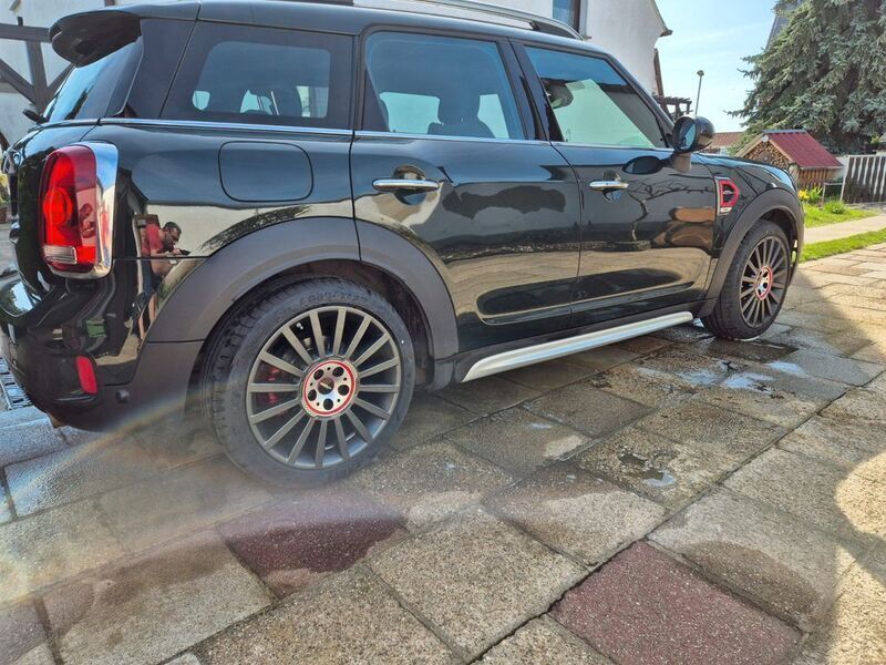 Grün Gebraucht 2017 Mini John Cooper Works Countryman SUV | 22.500 € (Fairer Preis) - Bild 1/4