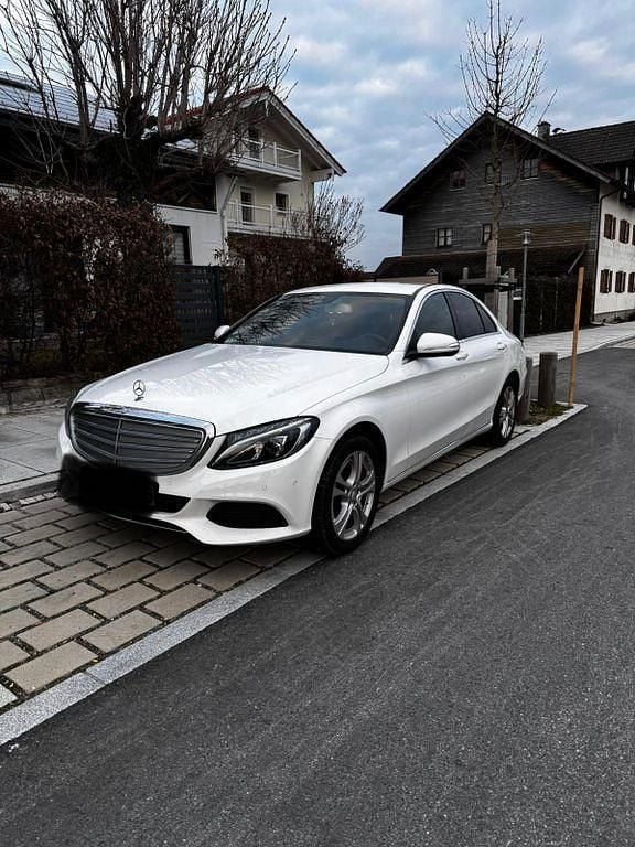 Gebraucht Mercedes C400 Avantgarde 333 PS (244 kW) 2015 Weiß Limousine