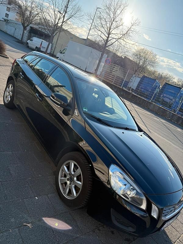 Gebraucht Volvo V60 163 PS (119 kW) 2011 Schwarz Kombi