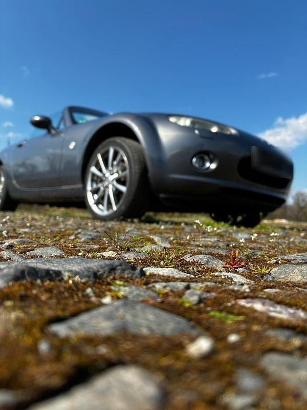 Second-hand Mazda MX5 126 CP (92 kW) 2008 Argintiu Cabrio