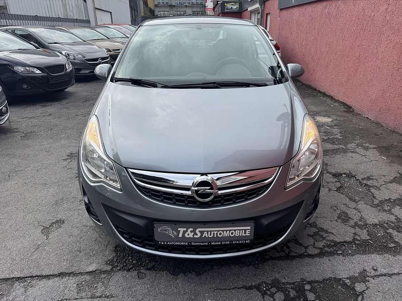 Gebraucht Opel Corsa Satellite 87 PS (63 kW) 2011 Silbersee/silver lake Kleinwagen