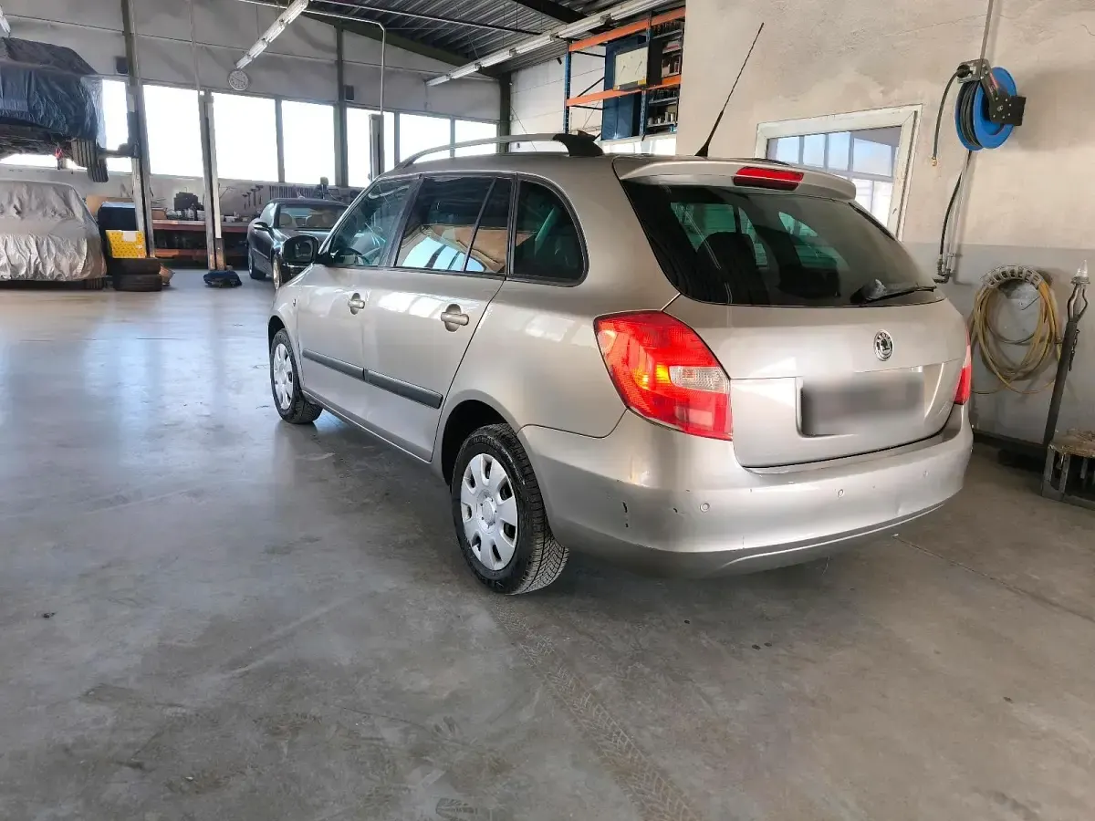 Usata Skoda Fabia 2009 Grigio Station wagon