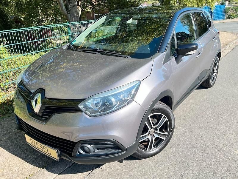 Grau Gebraucht 2014 Renault Captur SUV | 8.990 € (Fairer Preis) - Bild 1/4