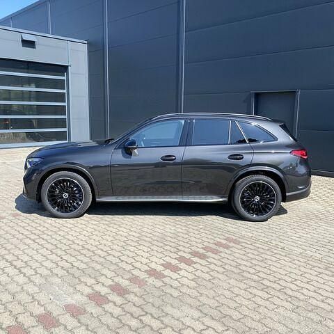 Gebraucht Mercedes GLC300 AMG 258 PS (189 kW) 2024 Lack graphitgrau SUV