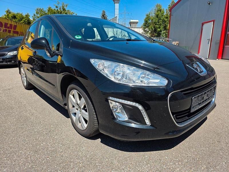 Gebraucht Peugeot 308 Active 120 PS (88 kW) 2011 Schwarz Limousine