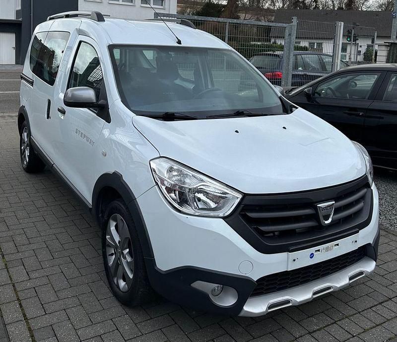 Weiß Gebraucht 2015 Dacia Dokker Stepway Van | 8.200 € (Fairer Preis) - Bild 1/4