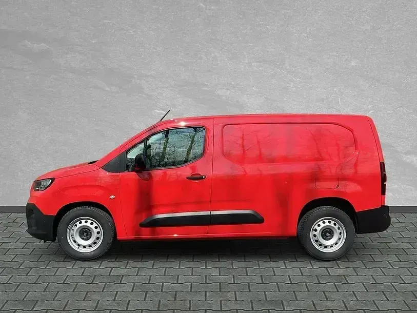 Neu Fiat Doblò 131 PS (96 kW) 2026 Feuerrot Van / Kleinbus