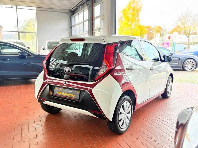 Gebraucht Toyota Aygo 72 PS (52 kW) 2020 Weiß Kleinwagen