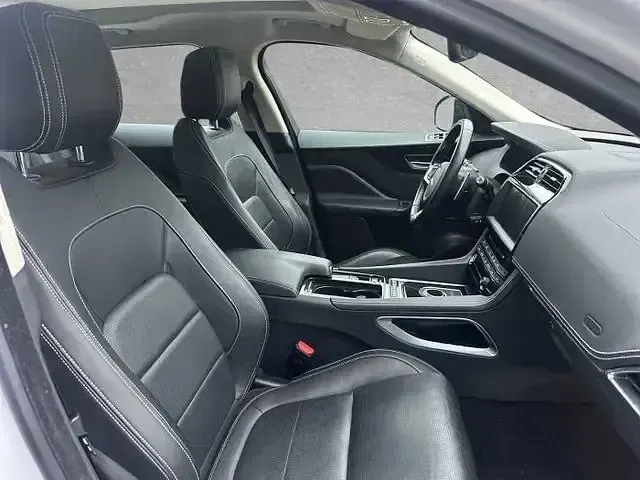 Gebraucht Jaguar F-Pace R-Sport 304 PS (223 kW) 2020 Keine SUV