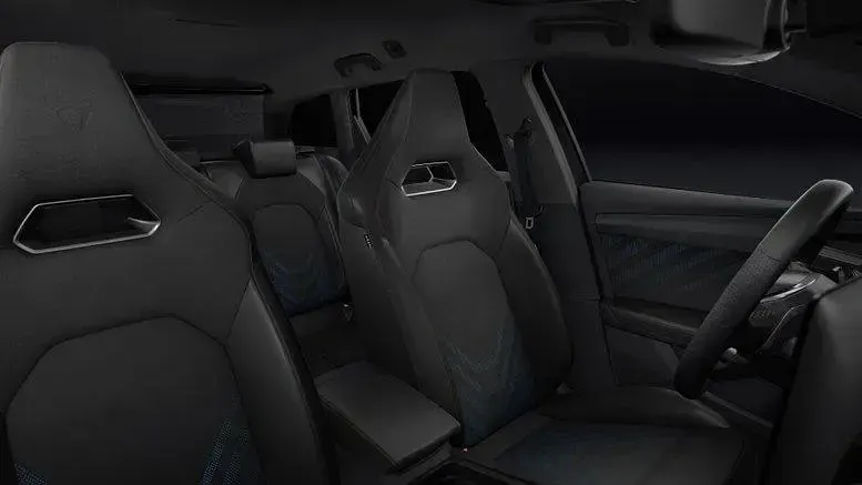 Gebraucht Cupra Leon 150 PS (110 kW) 2025 Midnight schwarz metallic Kombi