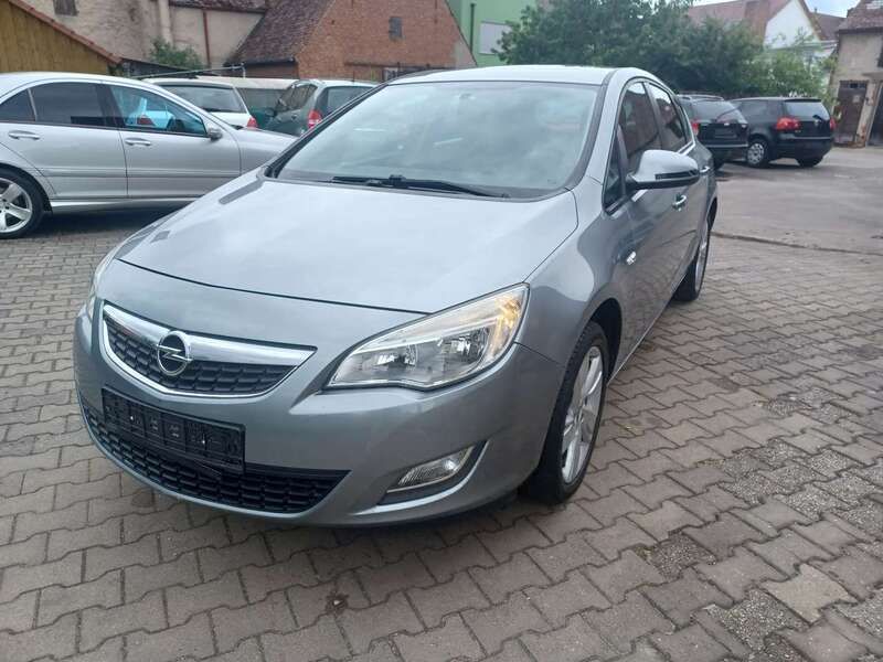 Graunettallic Gebraucht 2010 Opel Astra Selection Limousine | 5.350 € (Fairer Preis) - Bild 1/4
