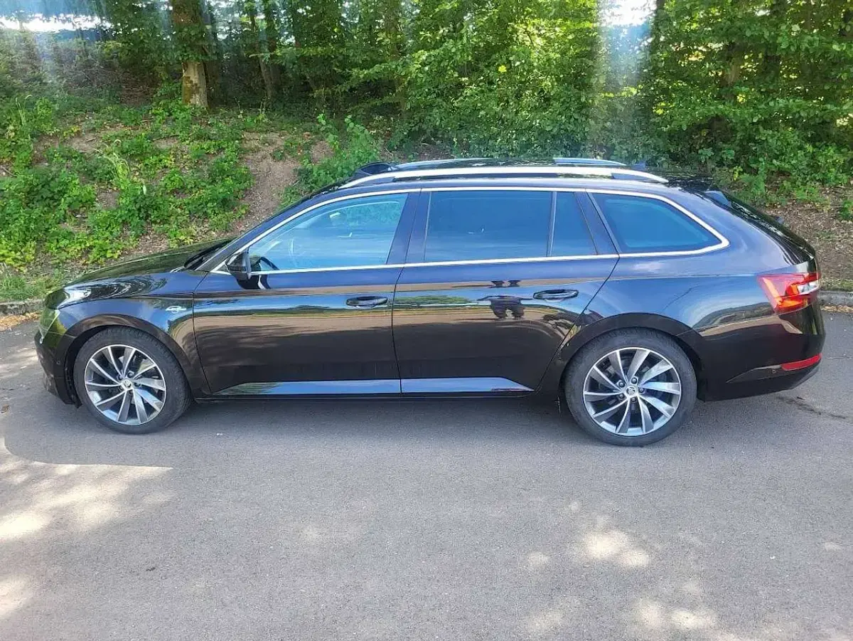 Gebraucht Skoda Superb 190 PS (139 kW) 2017 Schwarz Kombi